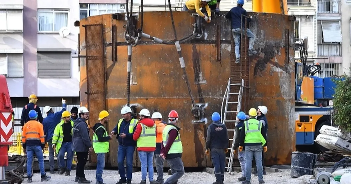 İzmir’de dev makine yeni rotası için taşınacak